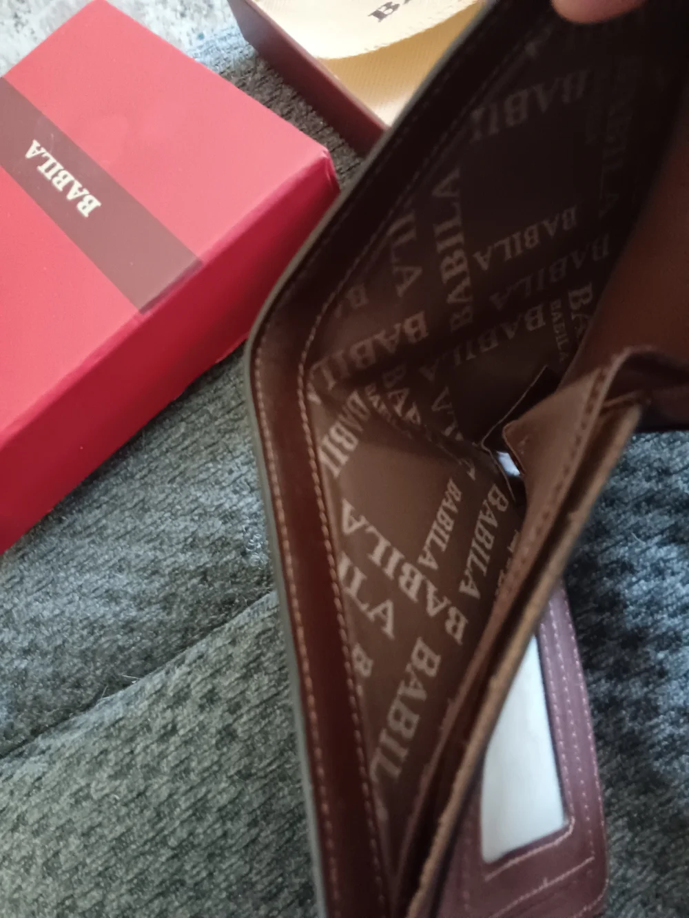 Bila Red Gift Box with Gold Pouch, Brown WALLET